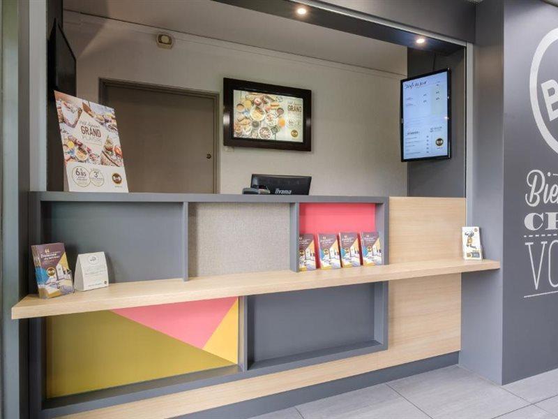 B&B Hotel Calais Centre St Pierre Екстер'єр фото