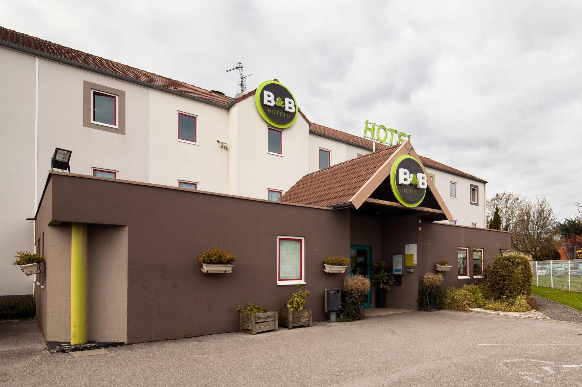 B&B Hotel Calais Centre St Pierre Екстер'єр фото
