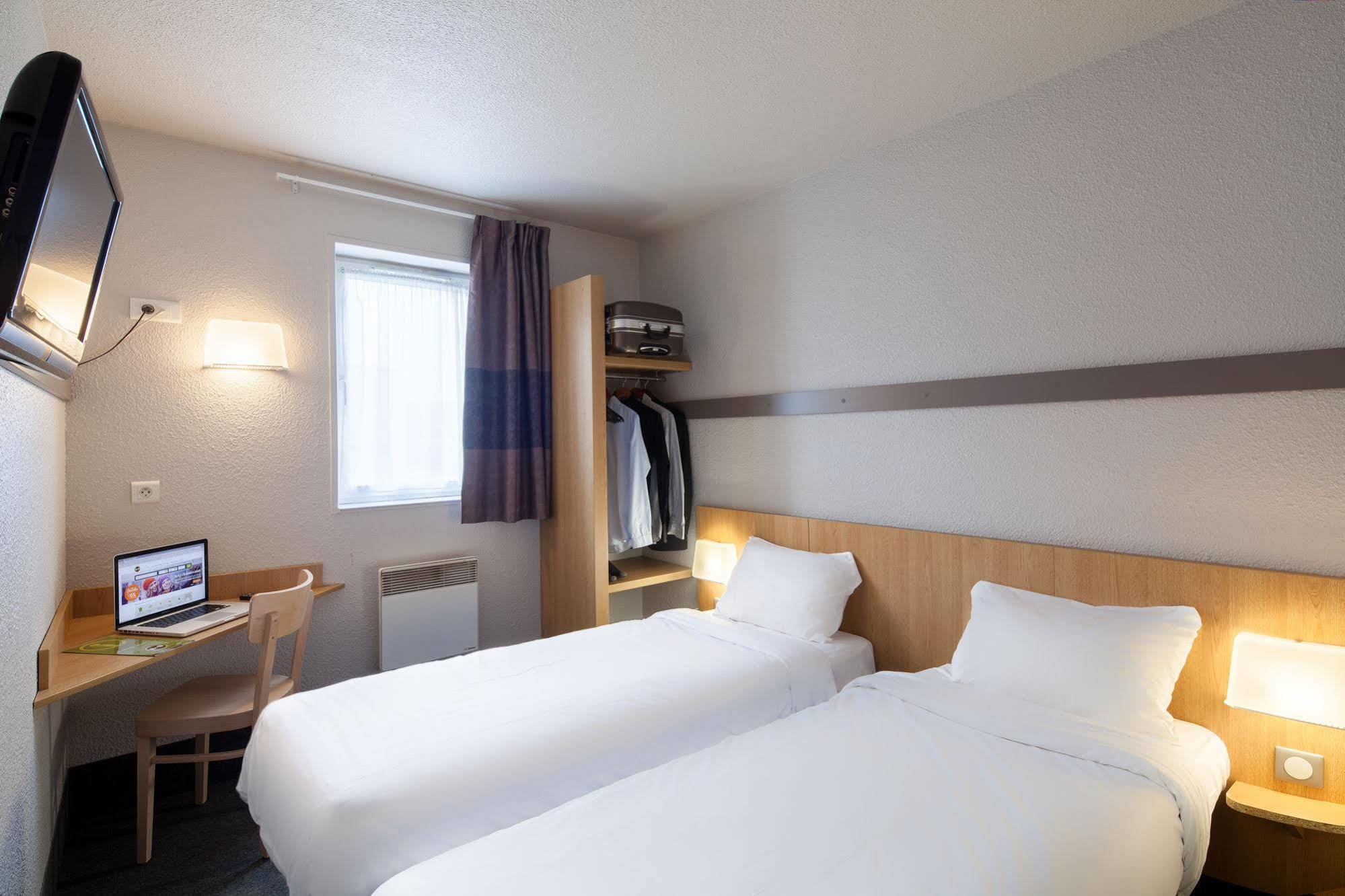B&B Hotel Calais Centre St Pierre Екстер'єр фото