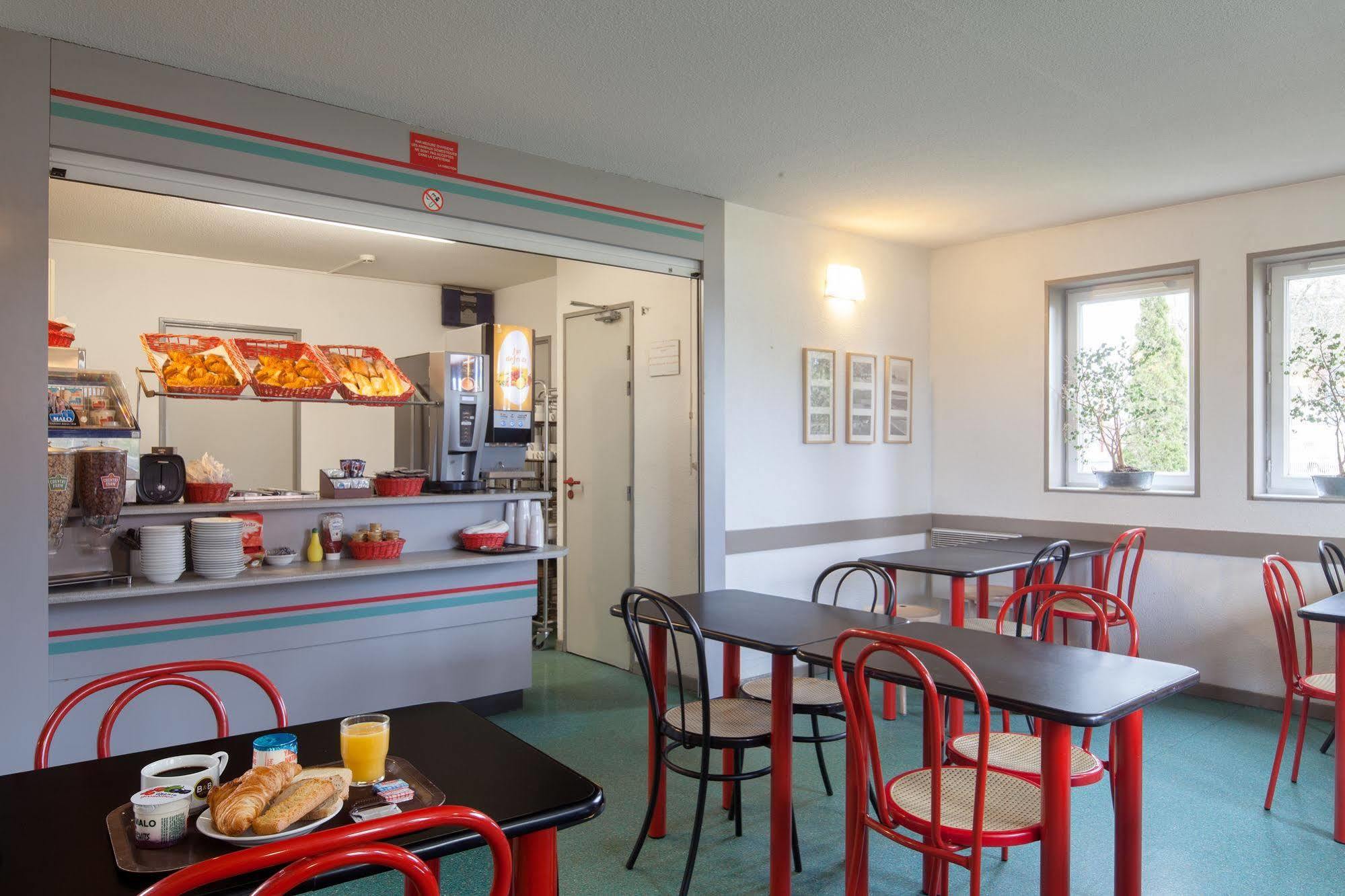 B&B Hotel Calais Centre St Pierre Екстер'єр фото