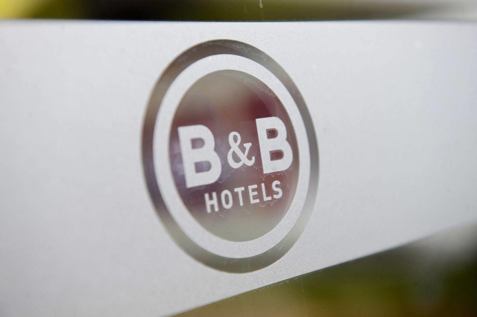 B&B Hotel Calais Centre St Pierre Екстер'єр фото